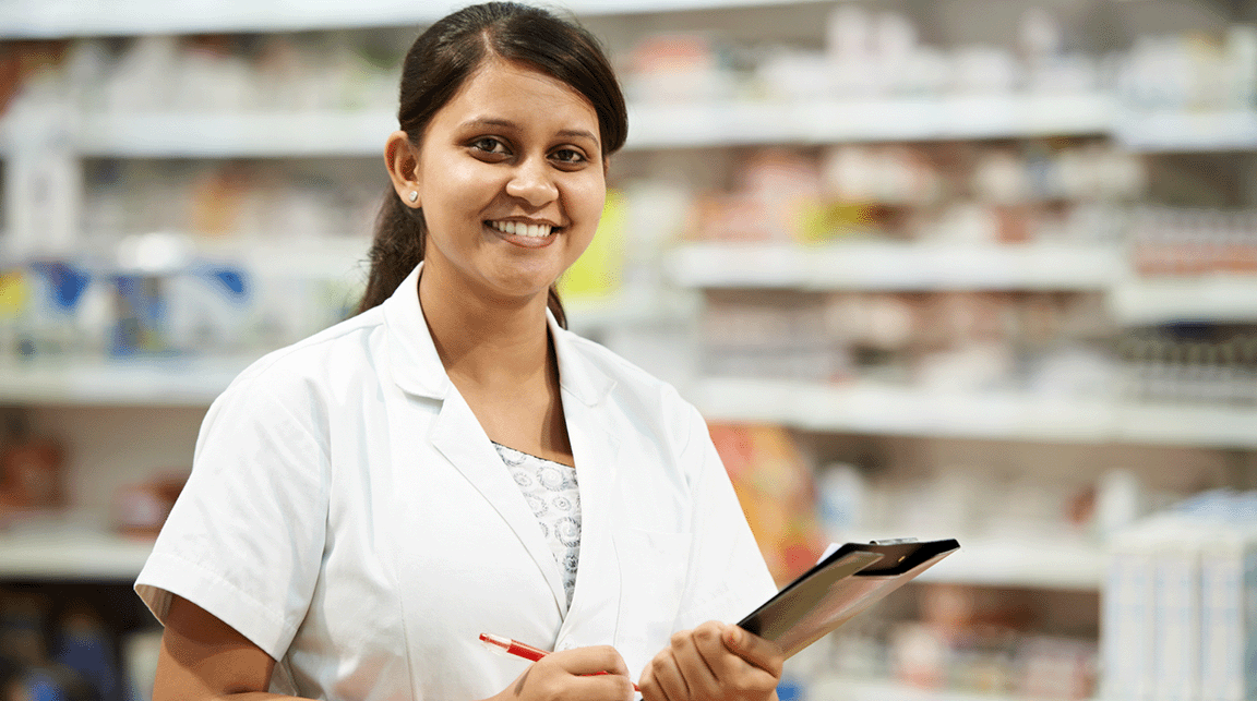 How Being A Pharmacy Technician Can Help Your Career Later